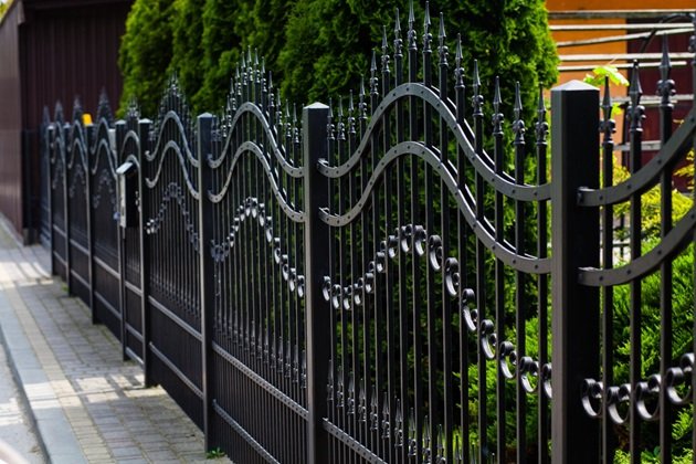 Commercial metal fencing project